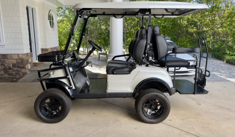 
								Used 2025 Epic E40L full									